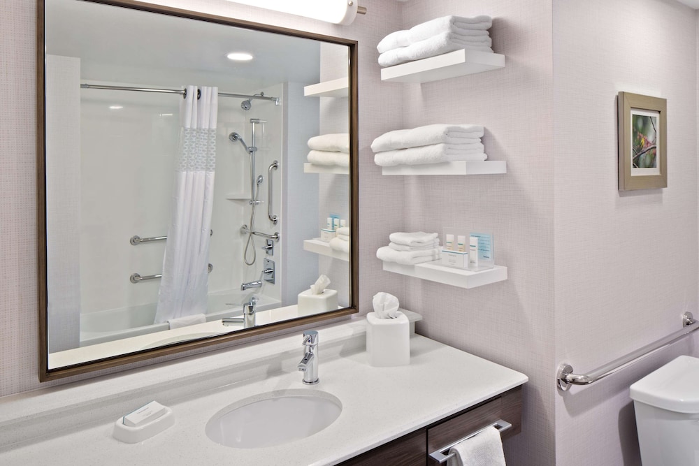 Hampton Inn & Suites-Seattle Woodinville WA 15/51