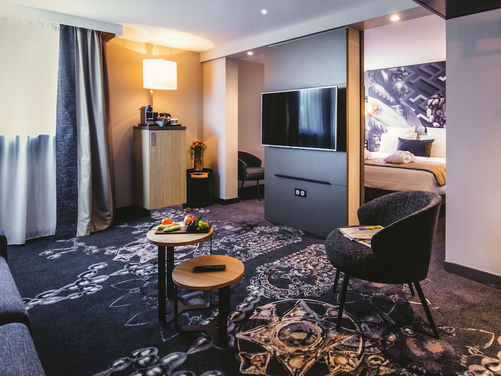 MERCURE PAU PALAIS DES SPORTS 63/67