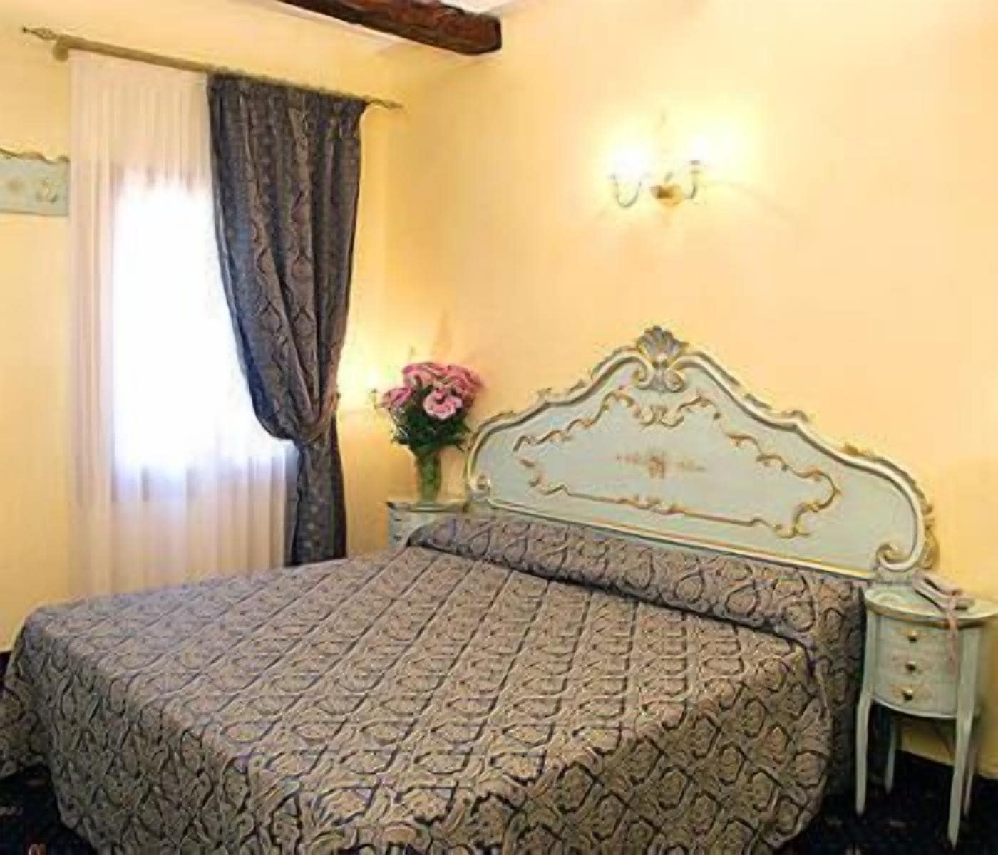 SUPERIOR, DOUBLE BED