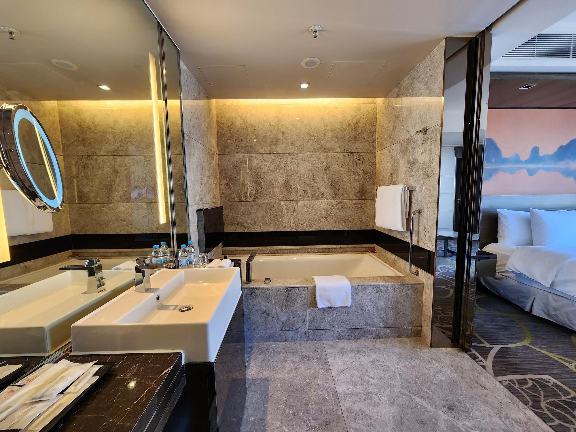 Peak, Panorama, Suite