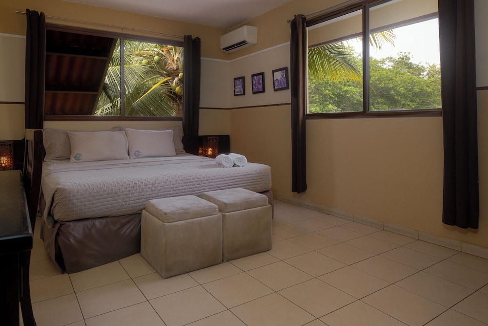 Manglar Lodge 13/49