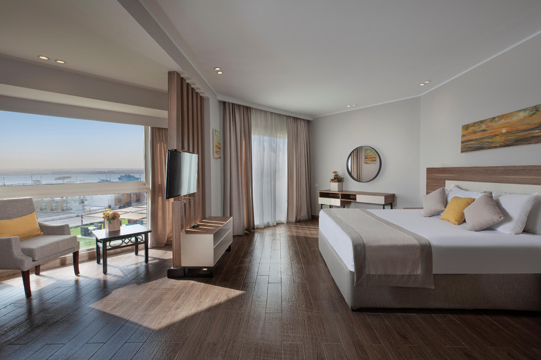 Junior Suite, Queen Bed, Sea View, Sofa