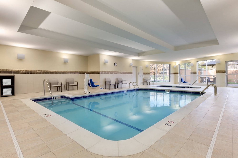 Courtyard By Marriott Boston Dedham/Westwood 22/46