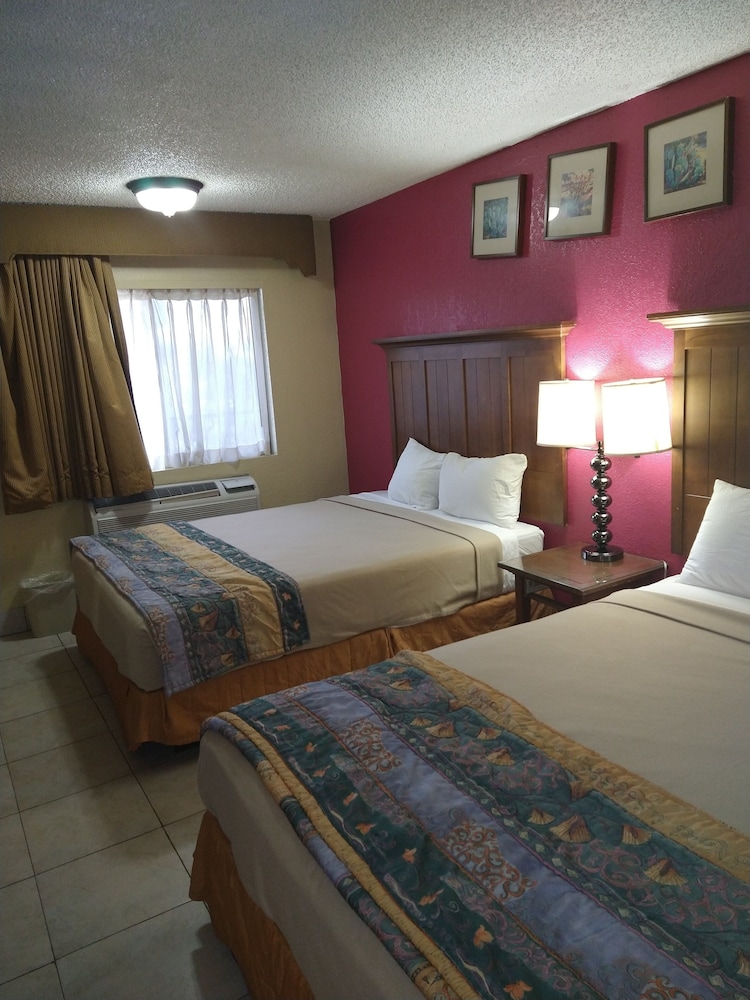 Ocotillo Apartments & Hotel 15/40