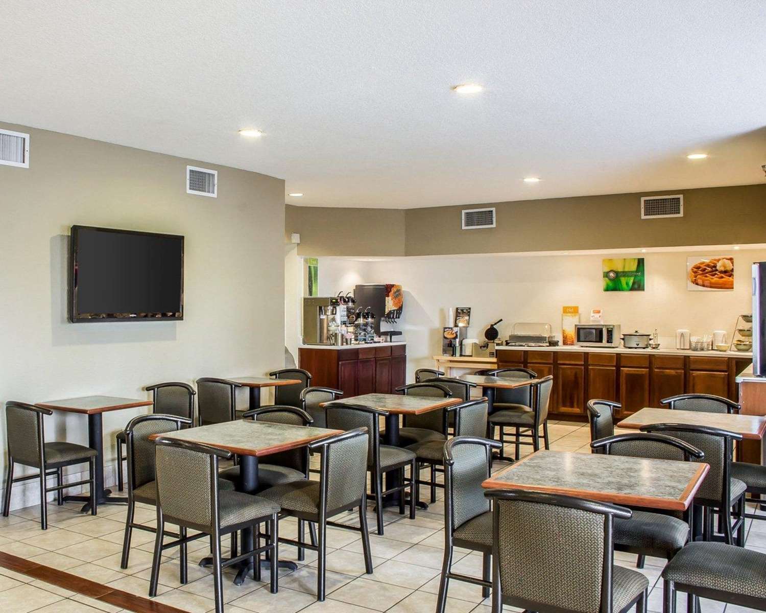 Quality Inn & Suites Yuma 37/50