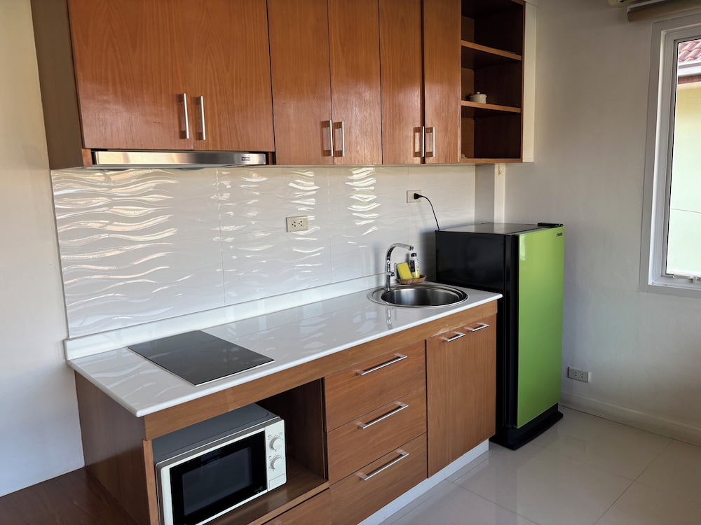 Abani Jomtien Inn 7/50