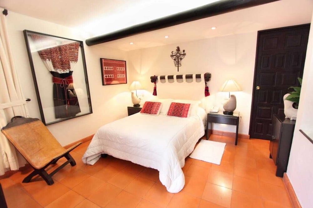 Deluxe, King Bed