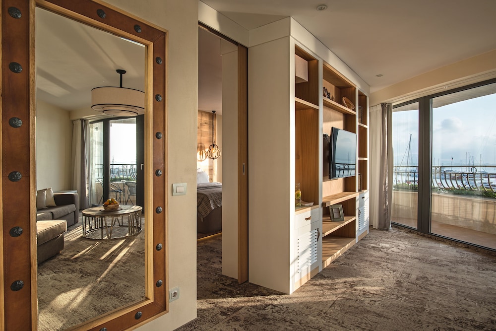 Blu Bay Sozopol 18/64