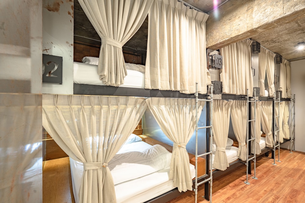 Siam Plug In Hostel 36/50