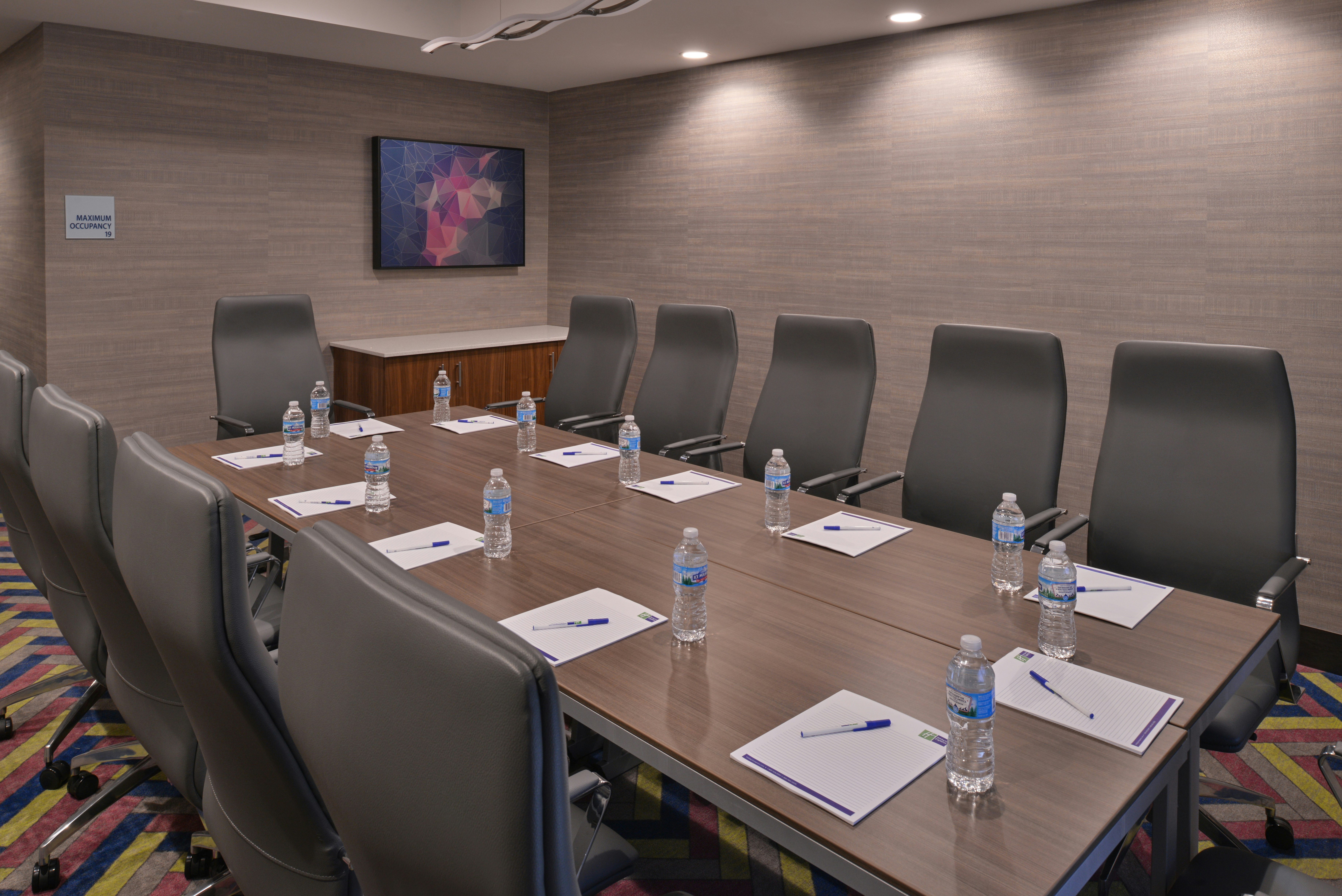 Holiday Inn Express Suites Bryant Benton Area 54/71