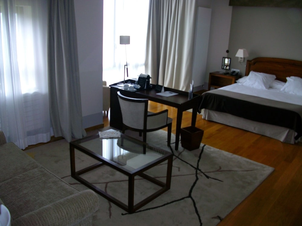 Parador De Argomaniz 25/60