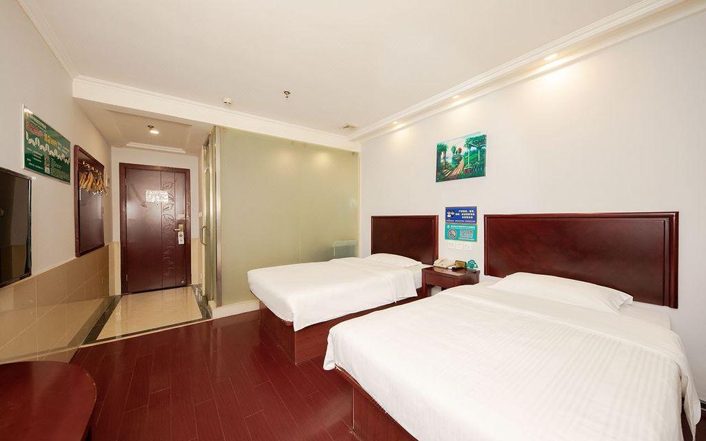Room, Twin Beds