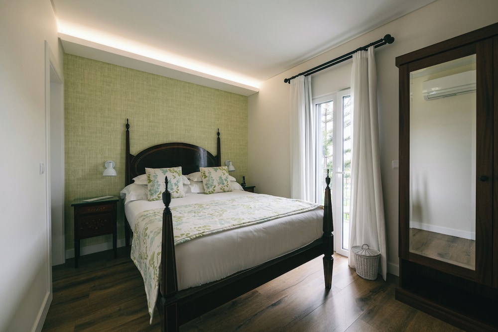 Plus, Basic, Classic, Double Bed, Partial Sea View, Private Bathroom, Balcony
