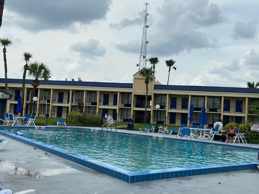 Days Inn By Wyndham Orlando Airport Florida Mall 3/22