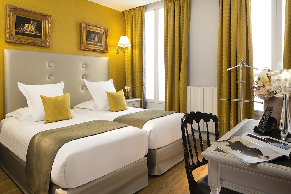 Hotel Plaza Elysees 12/50