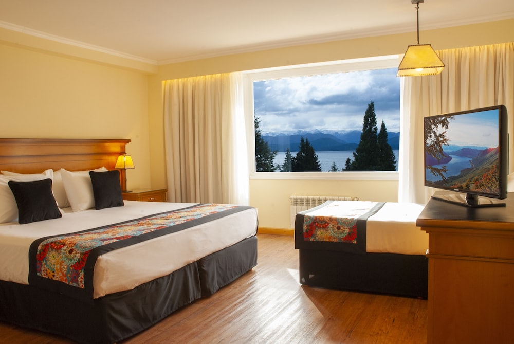 apartment, lake view