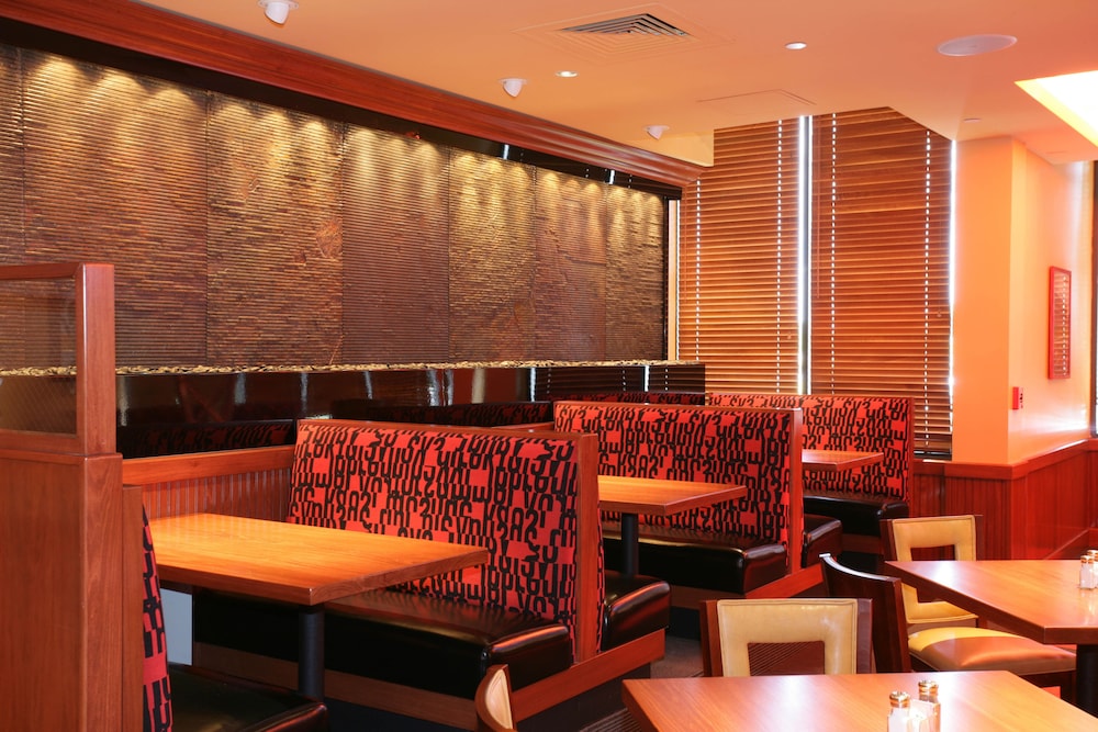Holiday Inn Denver Lakewood 43/61