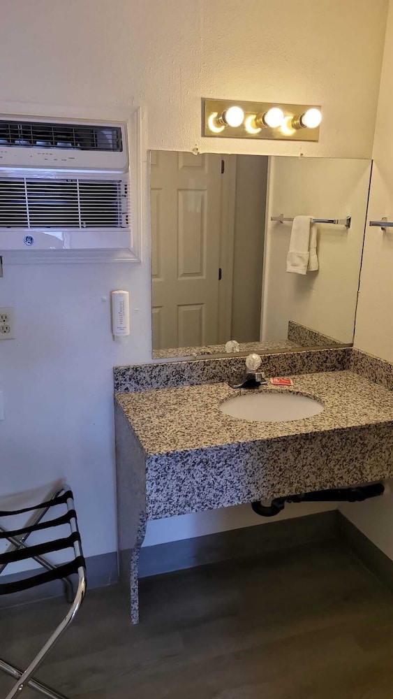 Econo Lodge Las Vegas NM 3/53