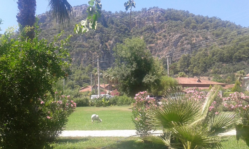 Club Mel Holiday Resort 42/48