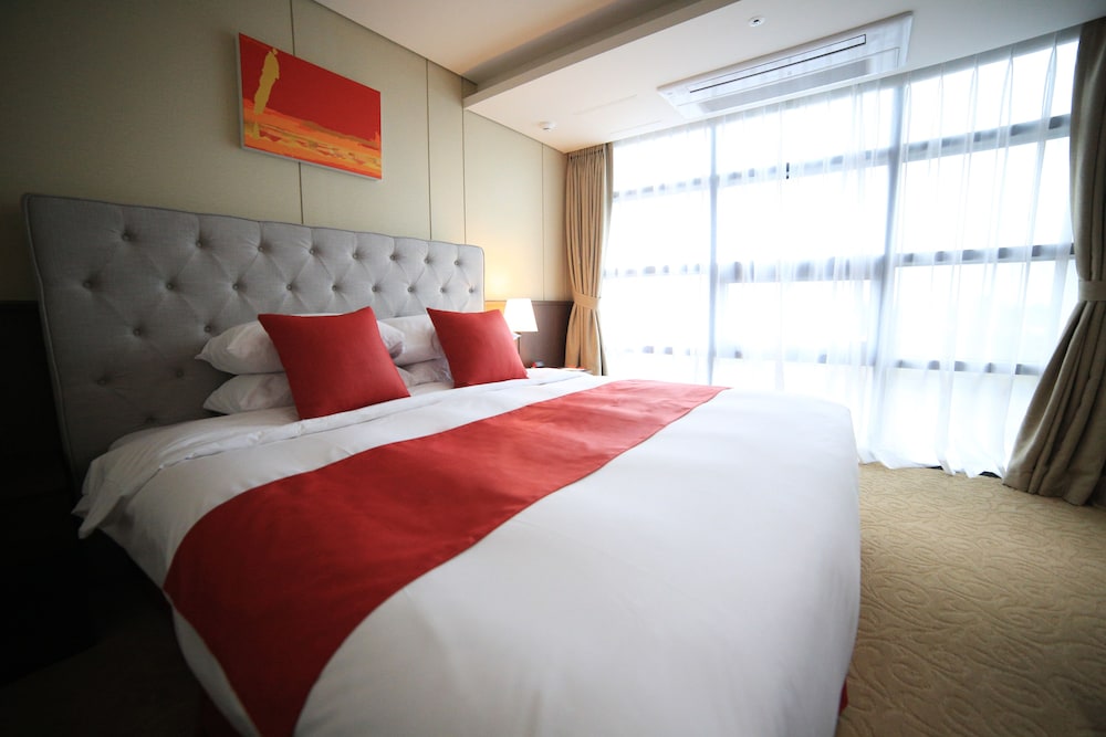 Ramada by Wyndham Jeju Hamdeok 19/70