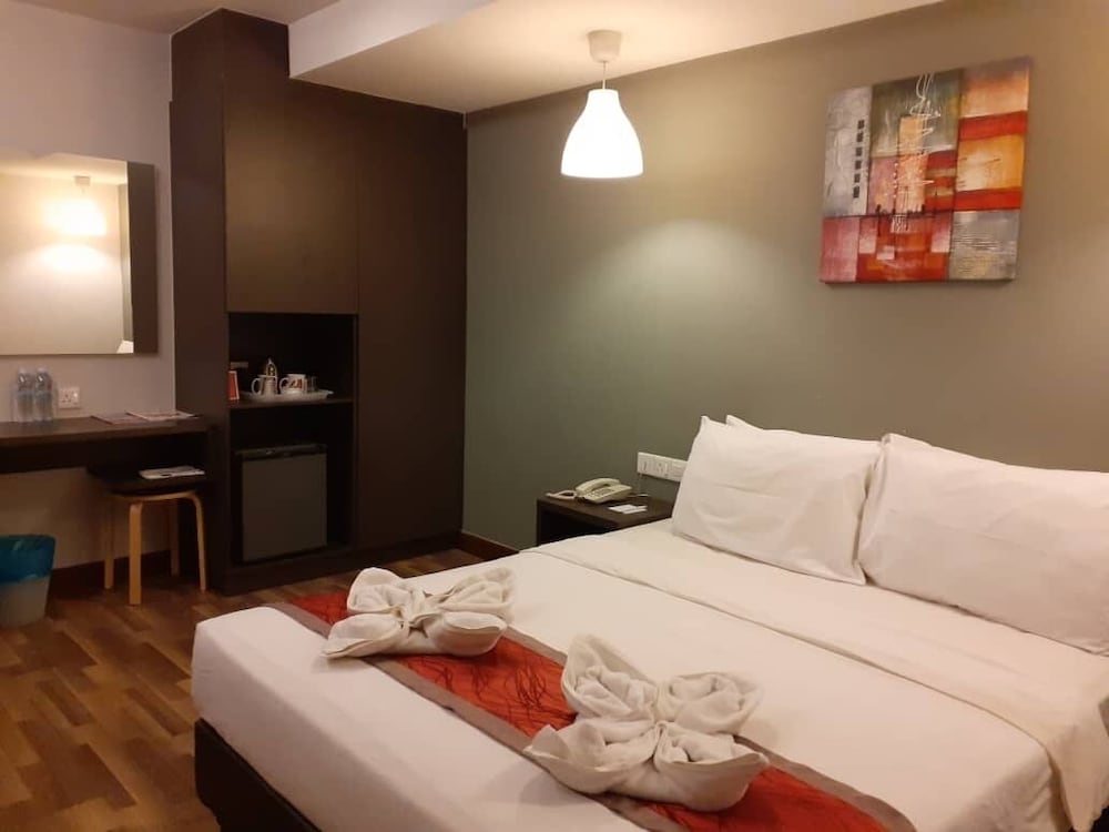 K Hotel 36/48