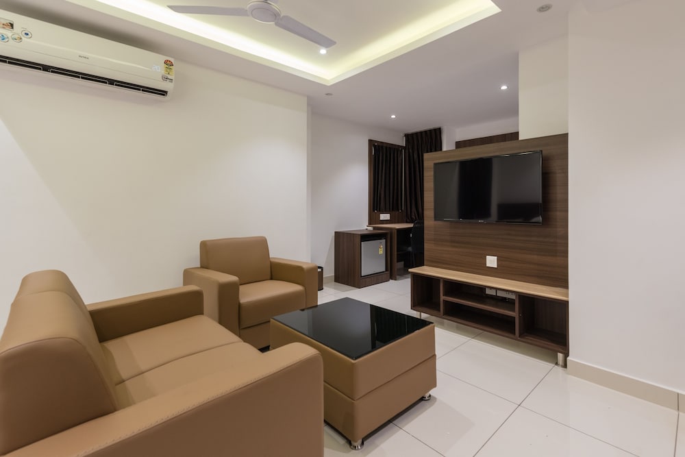 Hotel Karuna Residency 18/23