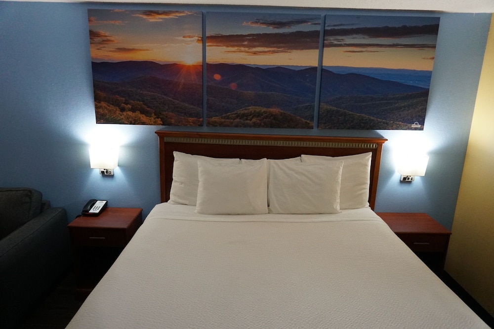 Days Inn By Wyndham Oak Grove/Ft. Campbell 11/32