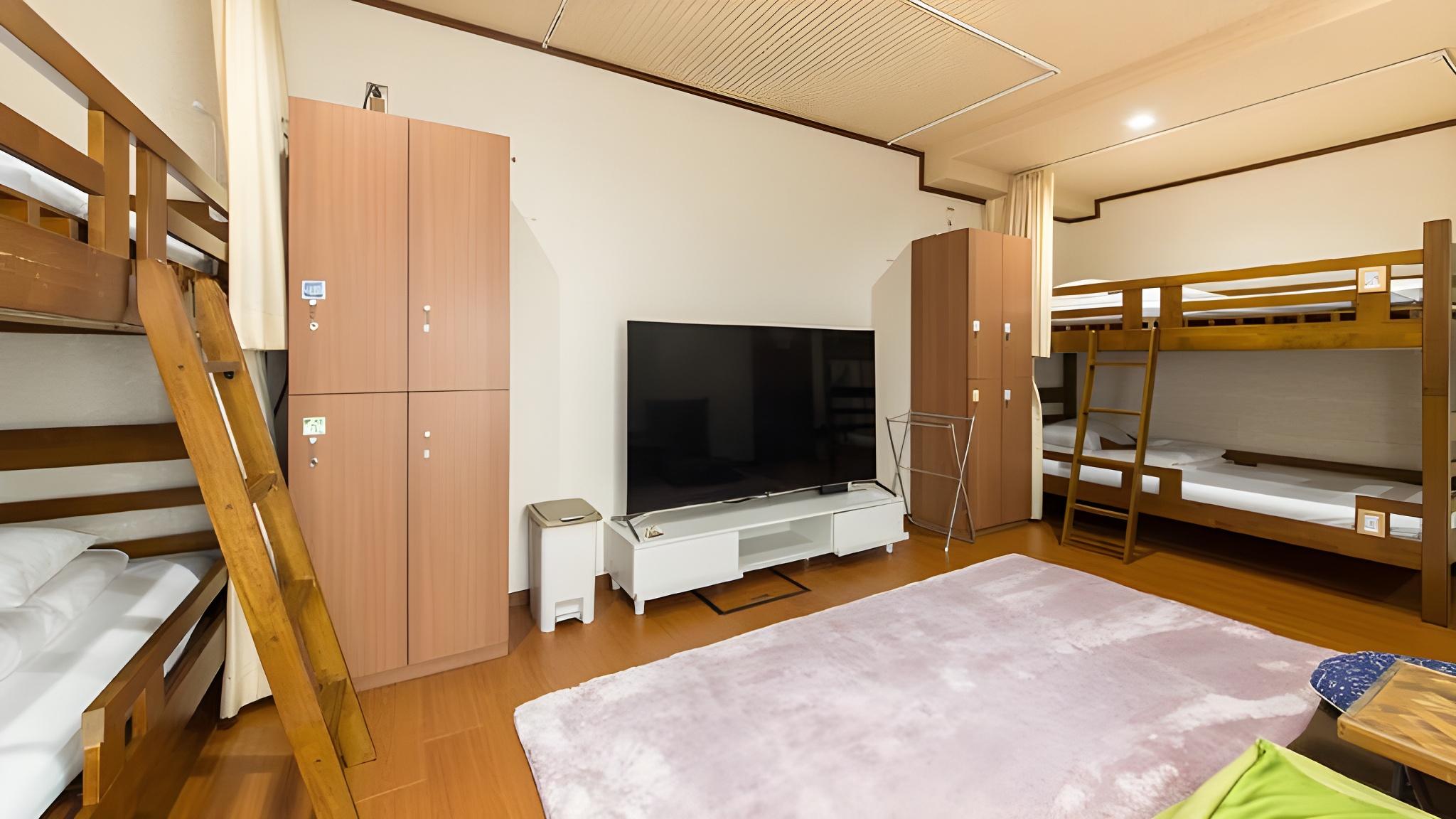 Female Dorm, Female Only, Standard