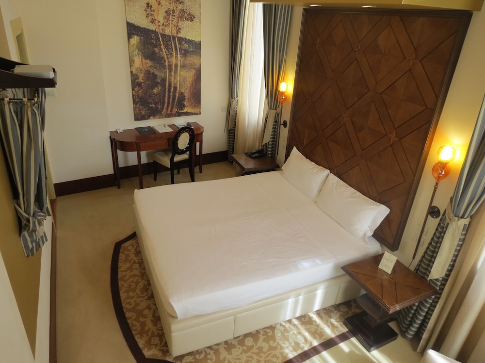 Hotel Dei Dragomanni 12/50