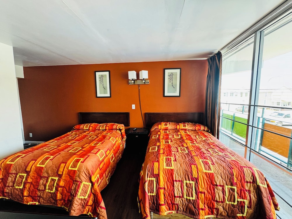 Skyview Manor Motel 27/54