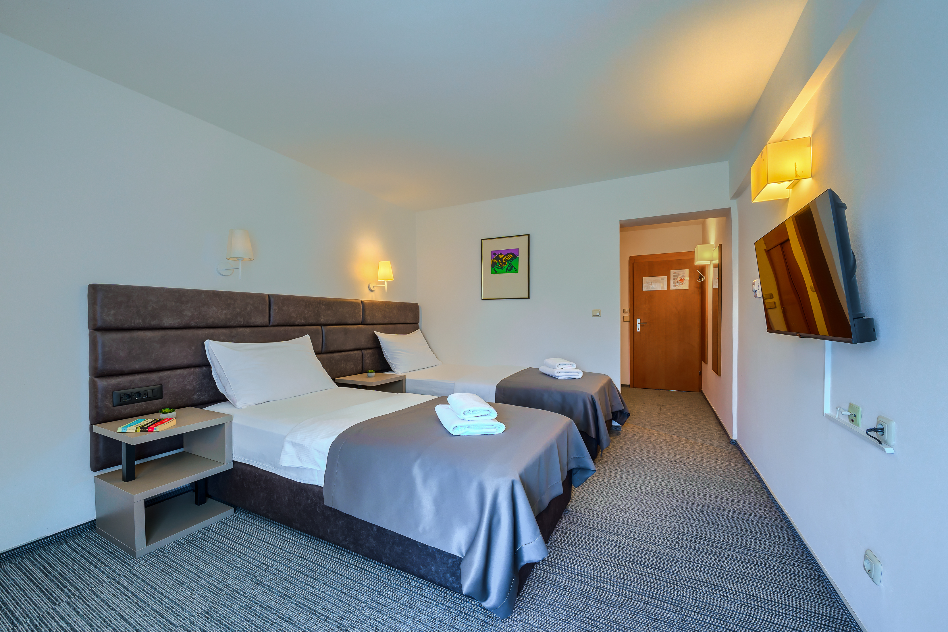 COMFORT, DOUBLE OR TWIN BED, BALCONY