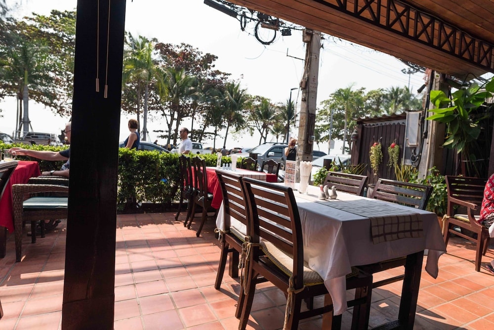 Jomtien Boathouse 40/56