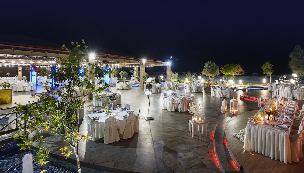 Mediterranean Village Hotel & Spa 71/88