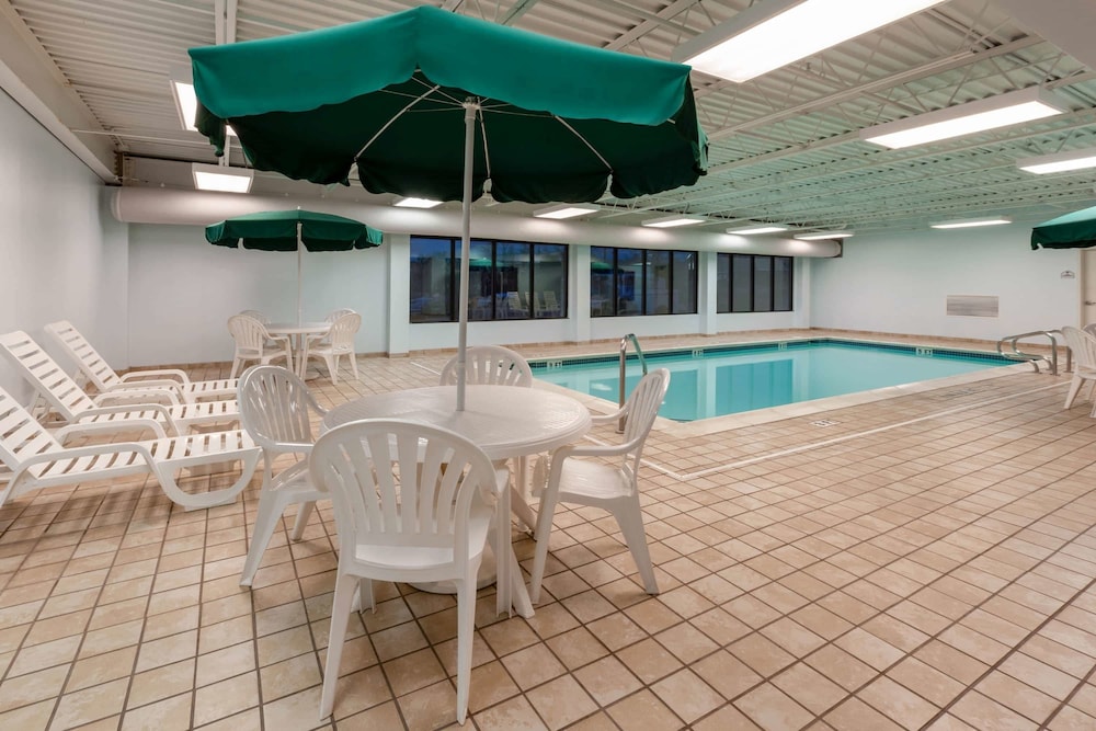 Wingate by Wyndham Erie 26/53