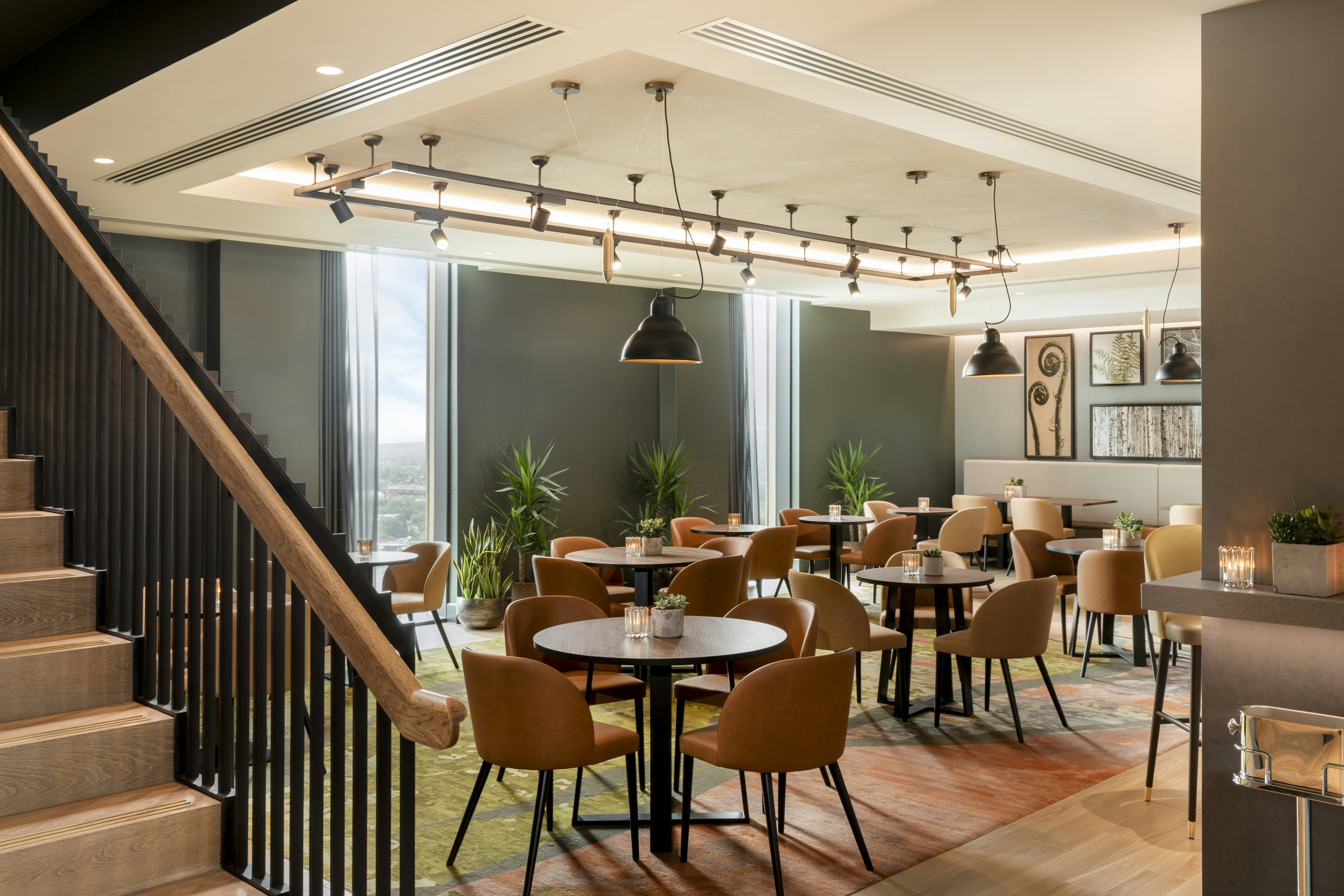 Hilton Woking 26/48
