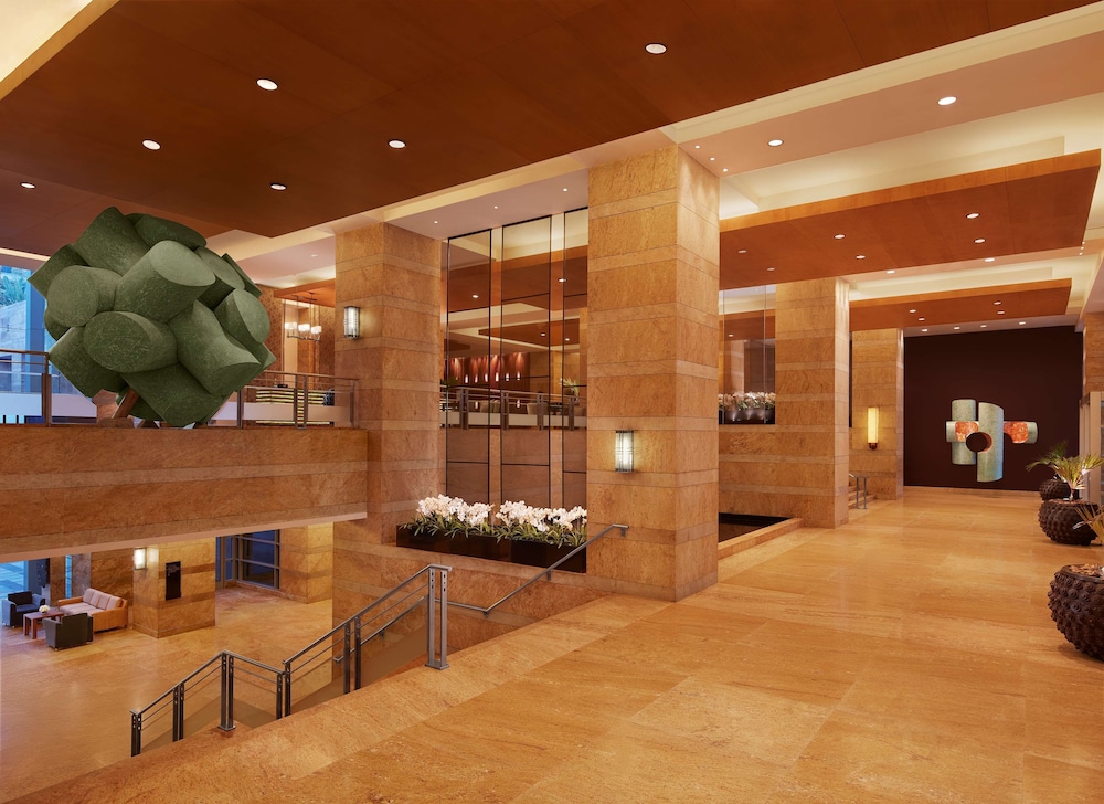 Grand Hyatt Mumbai Hotel and Residences 10/75