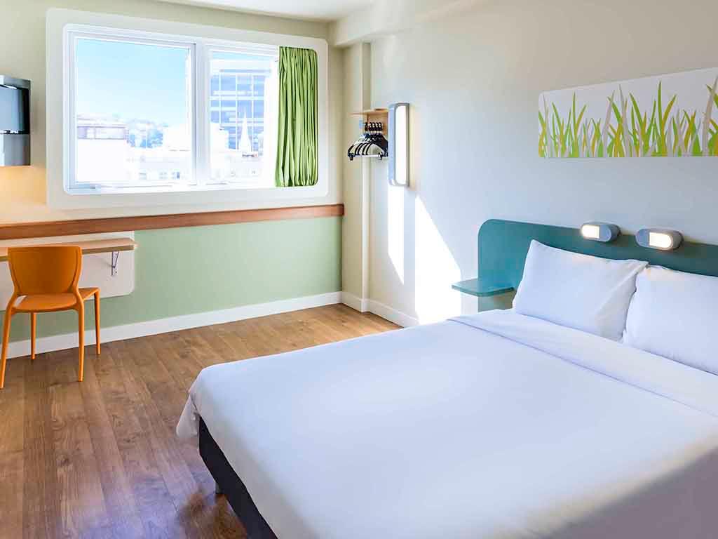Superior, Double Bed, Street View