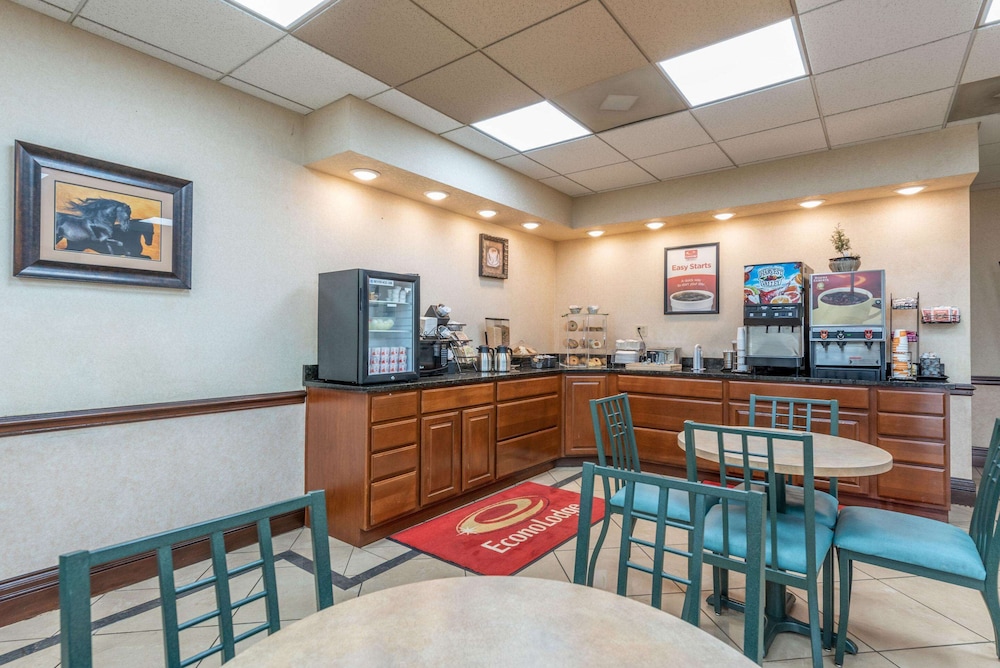 Econo Lodge Louisville Downtown 41/44