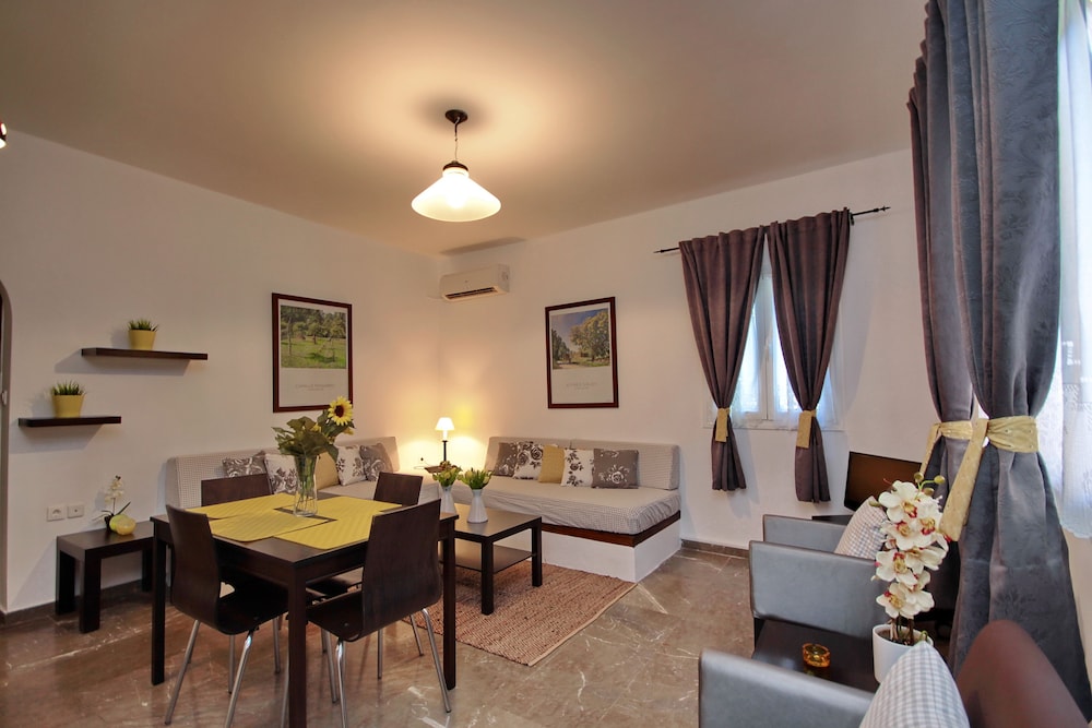 Aloe Luxury Apartments And Suites 26/50