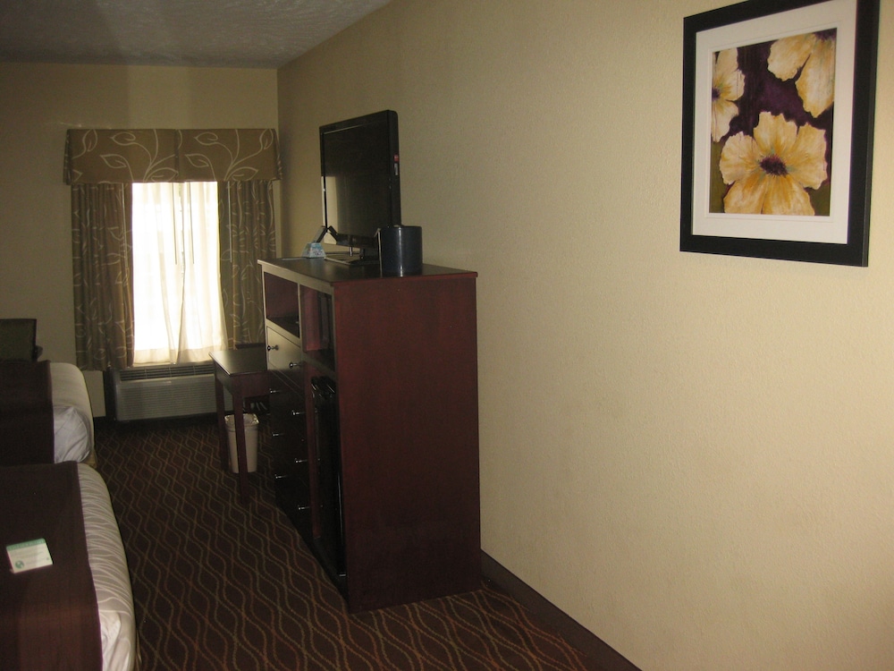 Best Western Plus Springfield Airport Inn 14/39
