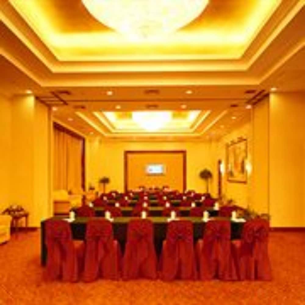 Xinhai Jinjiang Hotel 45/45