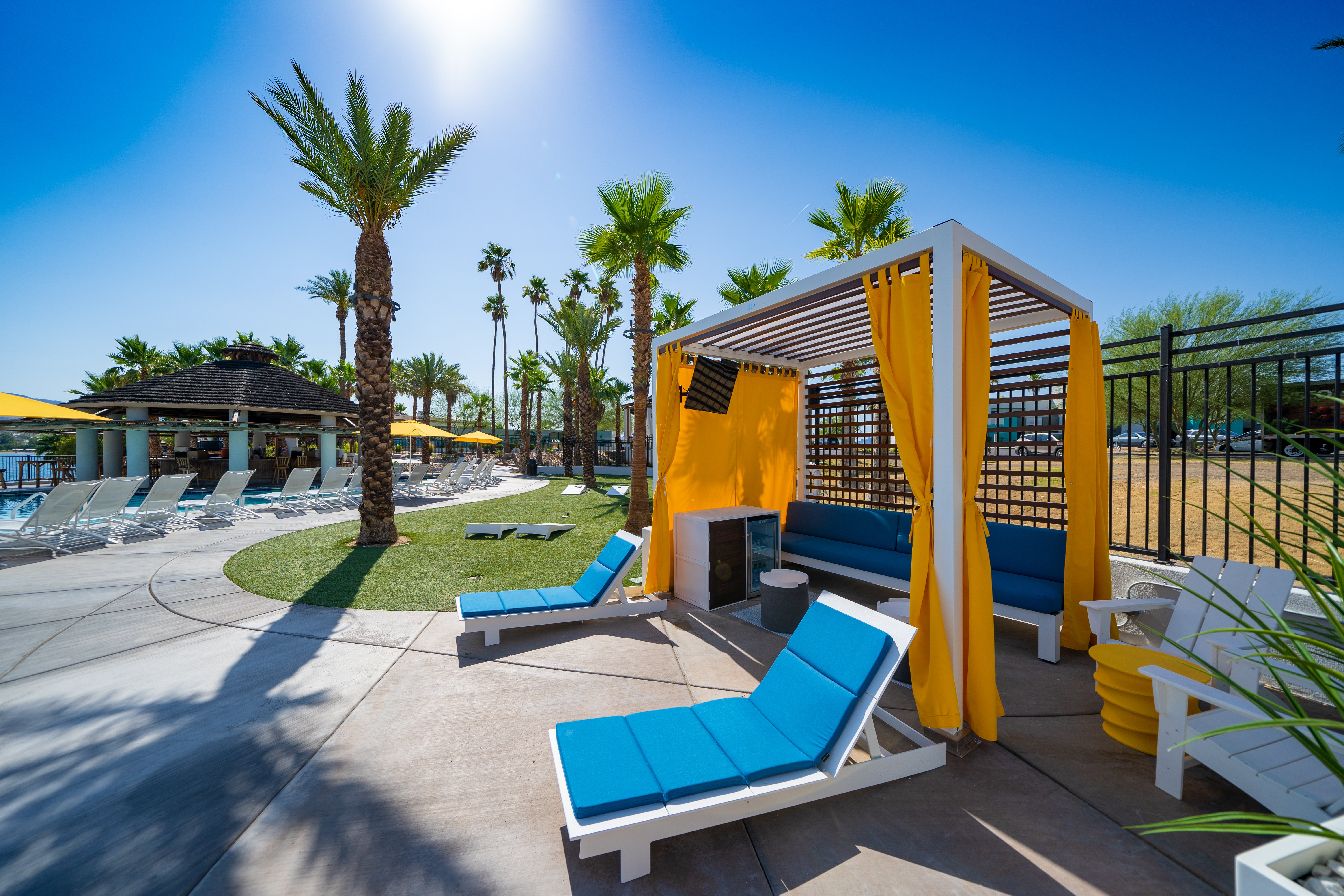 The Nautical Beachfront Resort 45/70