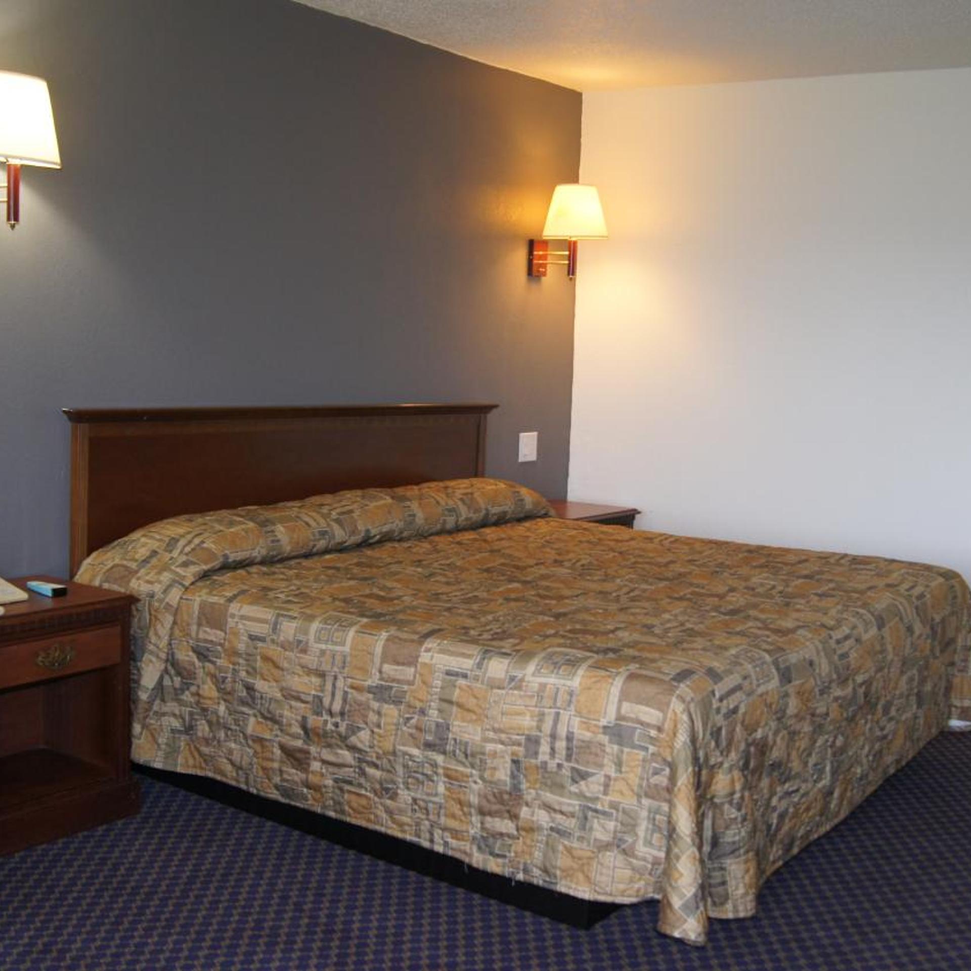 Executive Inn 9/36
