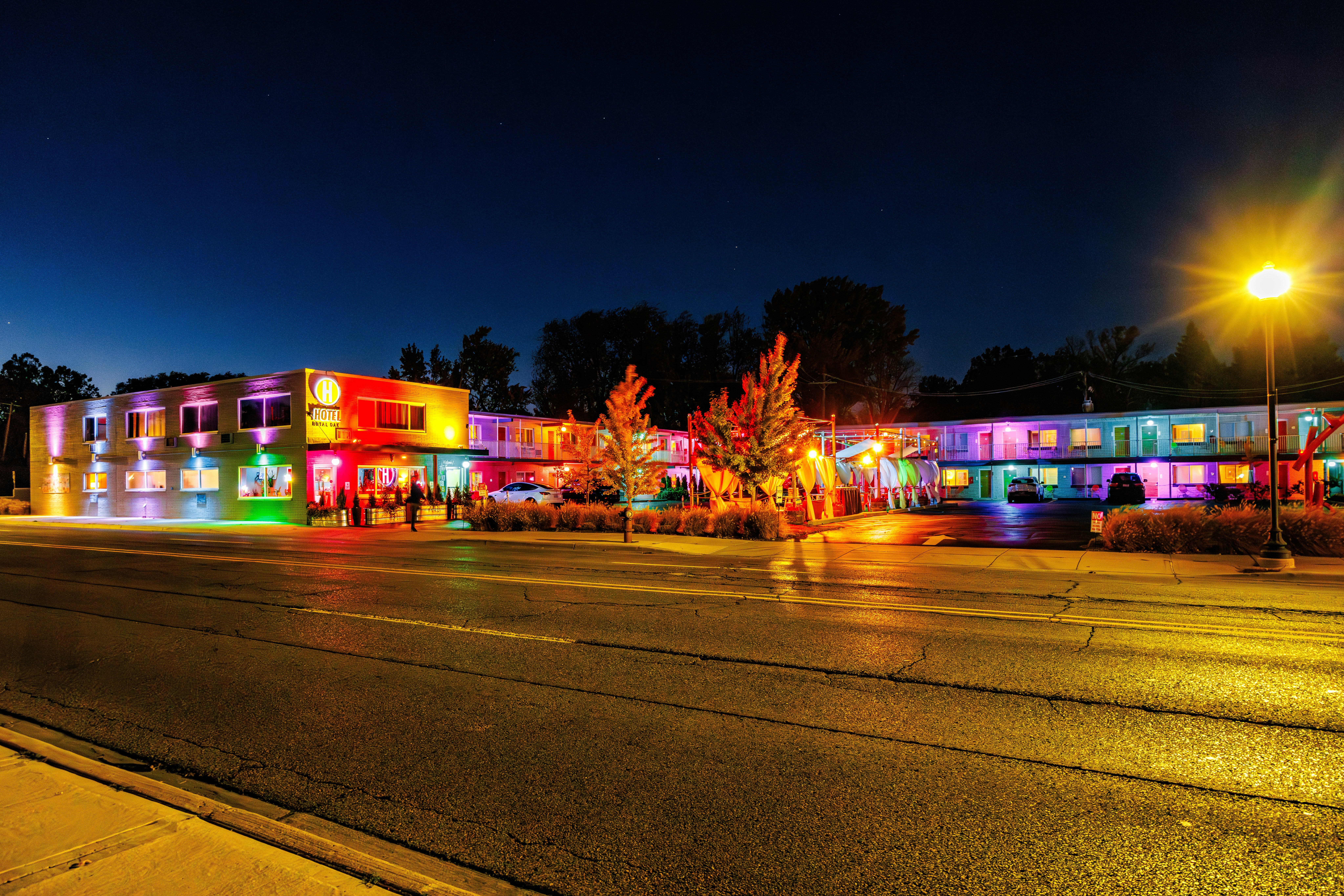 HOTEL ROYAL OAK 42/44