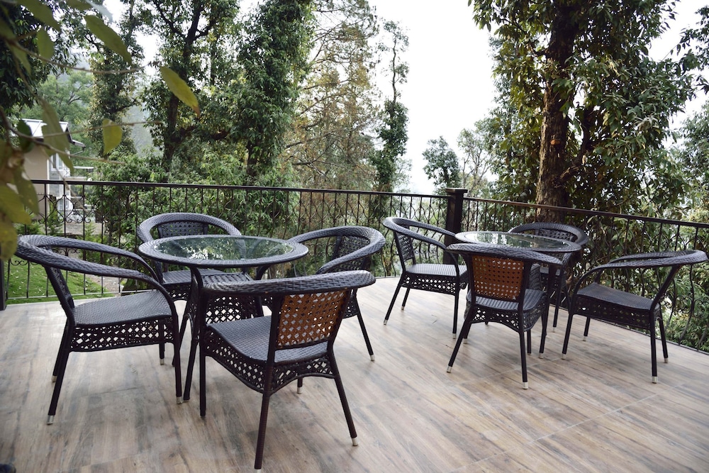 The Fern Hillside Resort Bhimtal 60/76
