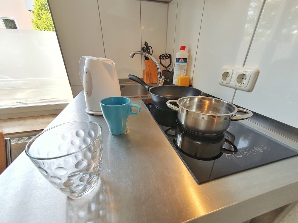 B & L Hostel 21/50