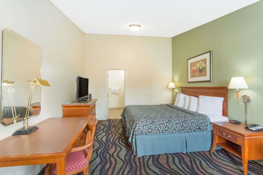 Days Inn by Wyndham Florence/I-95 North 19/42