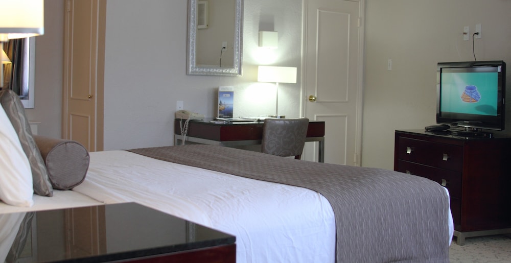 STUDIO, KING BED