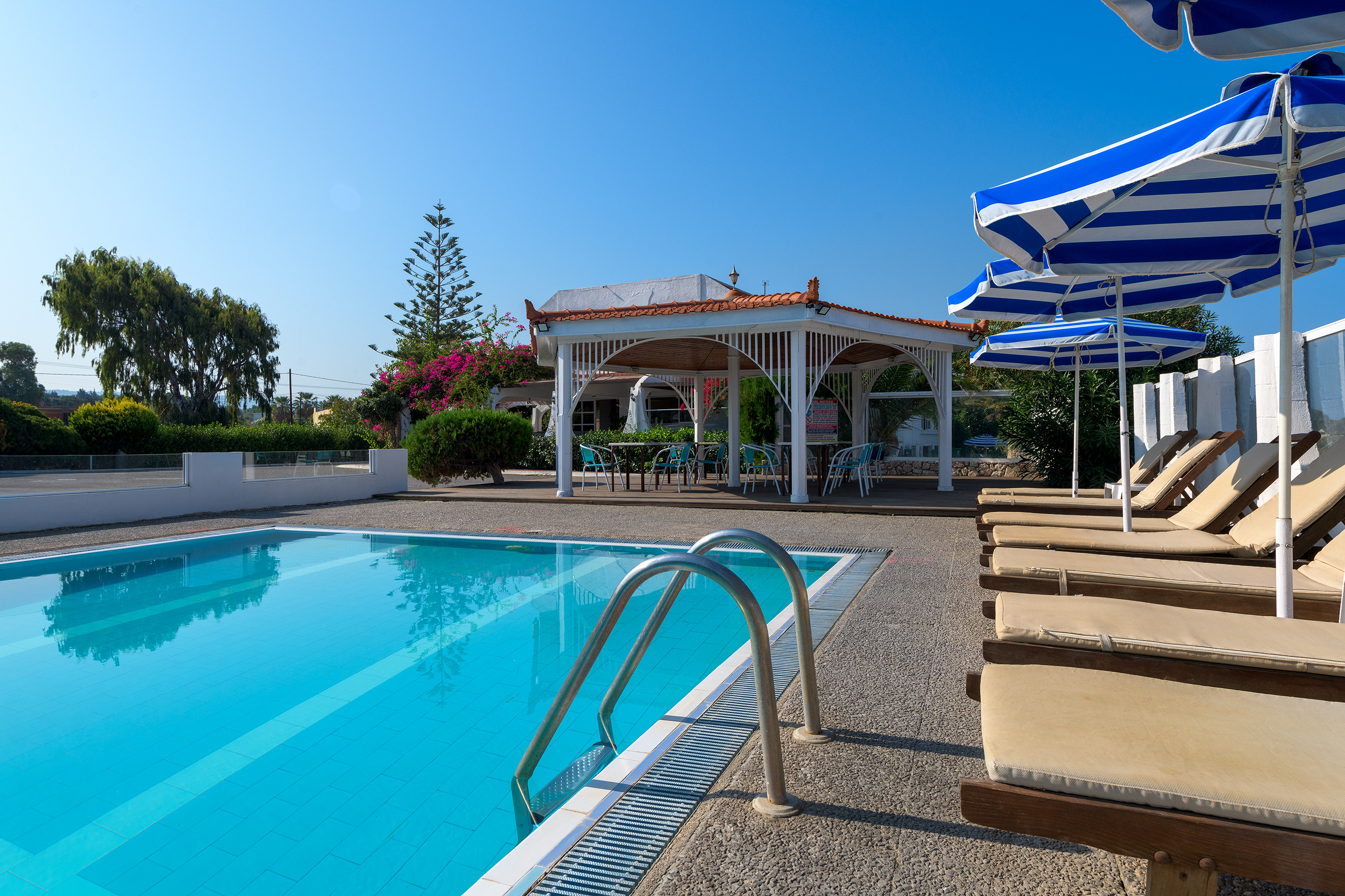 Nirvana Beach Hotel 34/62