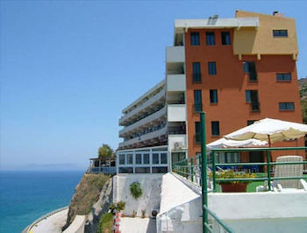 Caposkino Park Hotel 1/16